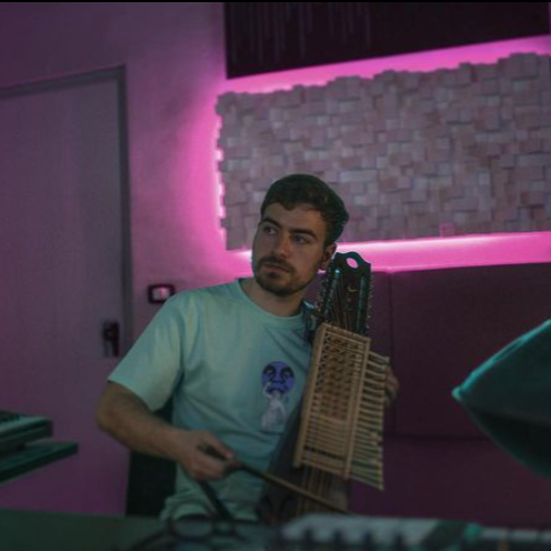 GIORDANO TREGLIA - CORSO MUSICA PER FILM (2020)

Ha lavorato  al film "Per Niente al Mondo" di Ciro D'Emilio prodotto da LungtaFilm